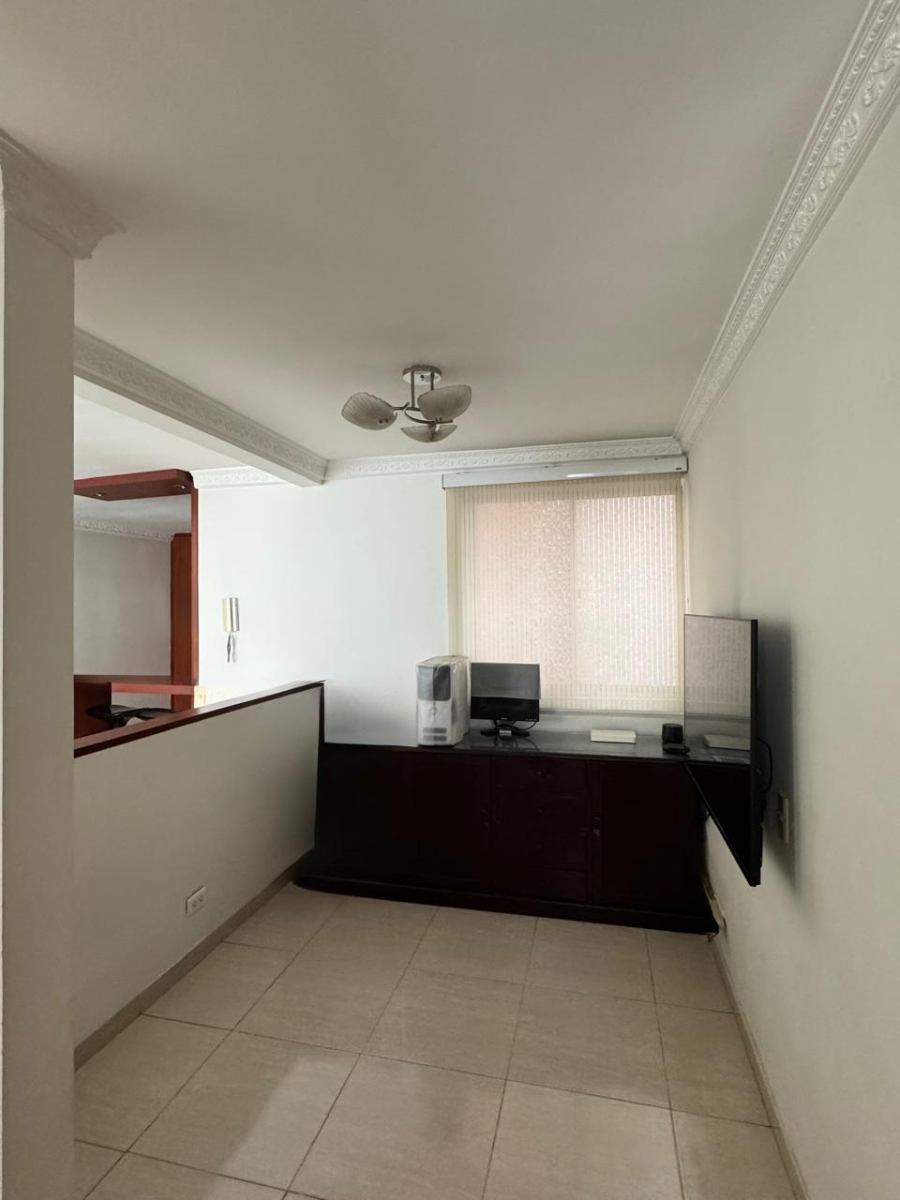 Av. 2 Nte., Cali, Valle del Cauca, Colombia 3